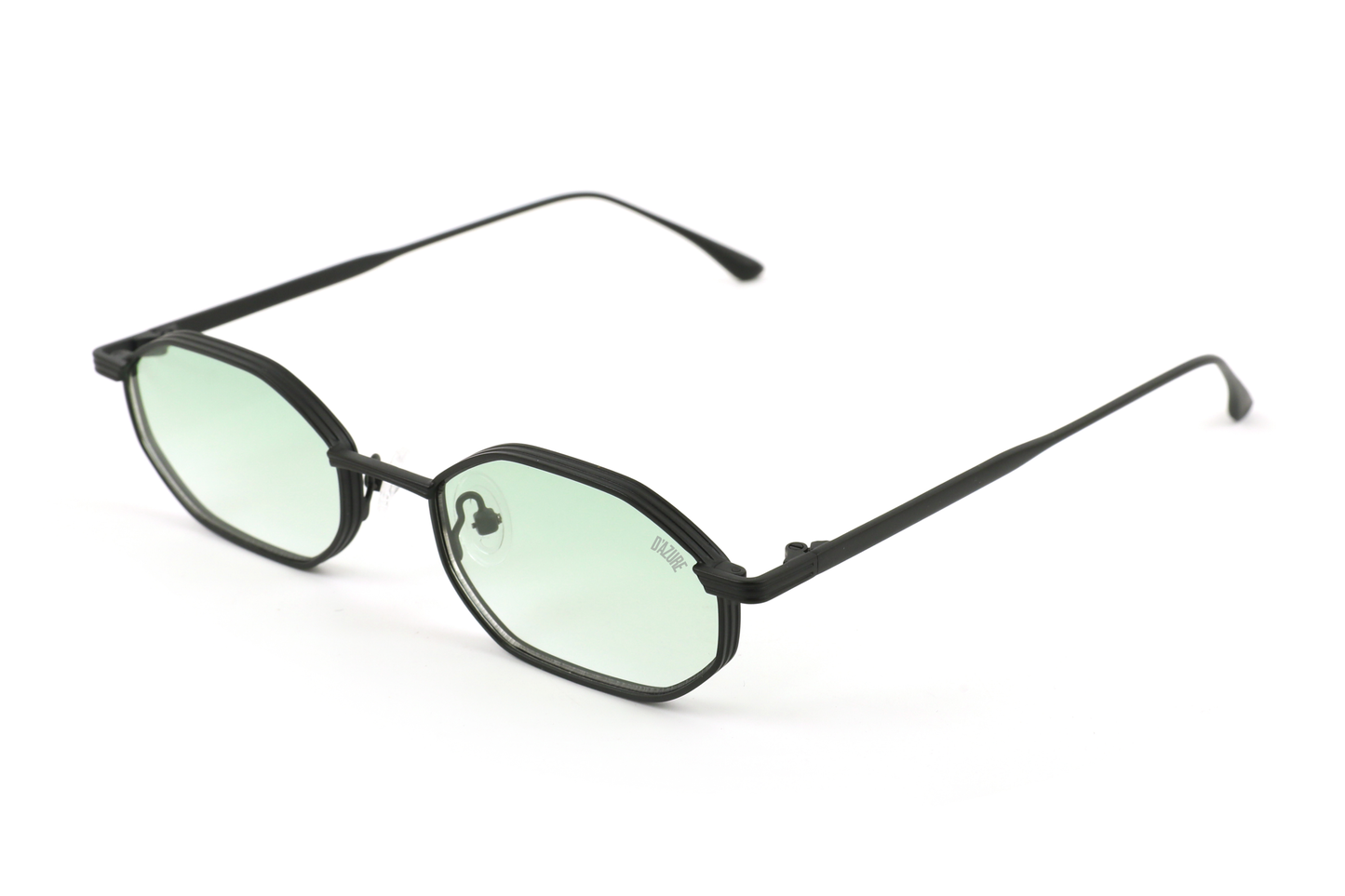 Green::Maison Dazure en forme sunglasses on model