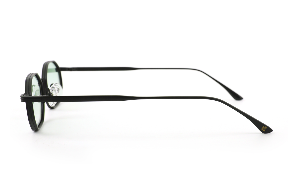 Green::Maison Dazure en forme sunglasses three-quarter angle